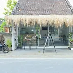 The Wina Echo Beach Guesthouse